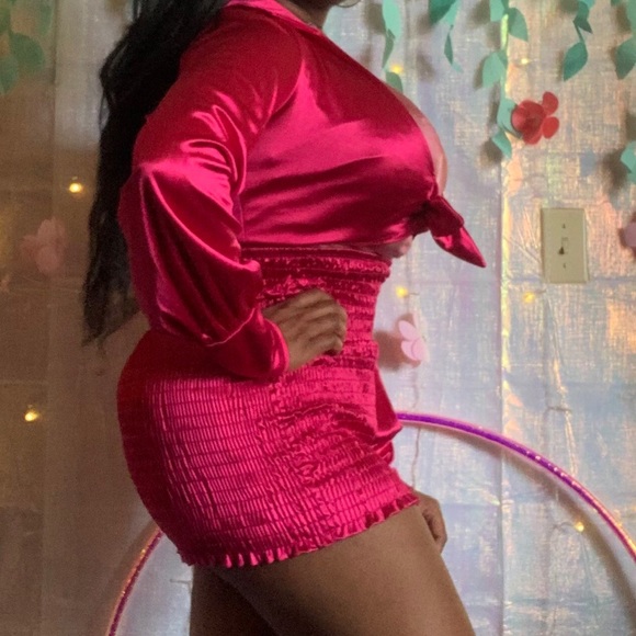 Fashion Nova Satin Skirt Set - Picture 4 of 10